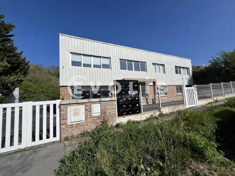 Office in Neuilly-sur-Marne for lease - Building Photo - Image 1 of 8