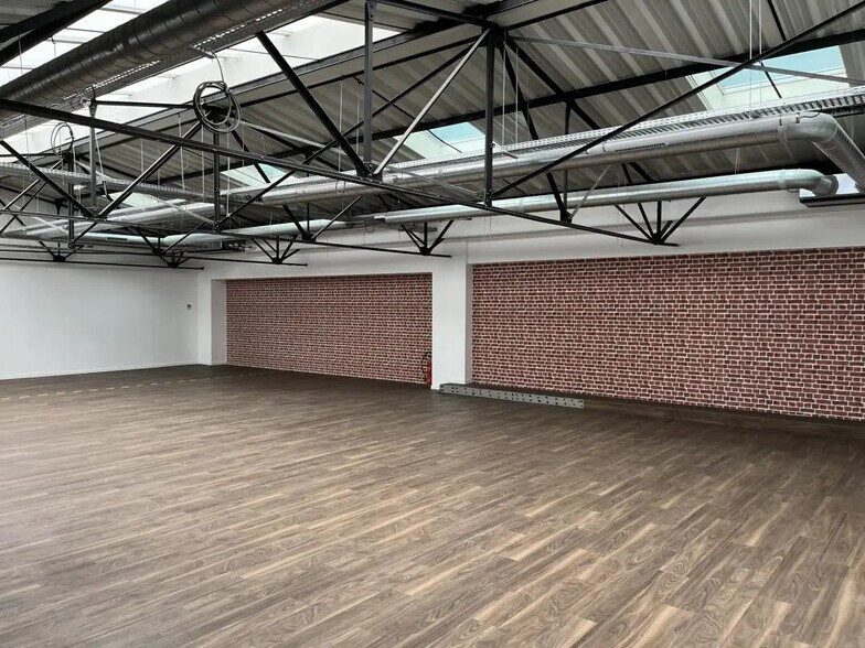 18 Rue D'Arras, Nanterre for lease - Interior Photo - Image 3 of 4