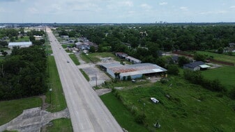 3999 S 11th St, Beaumont TX - Warehouse