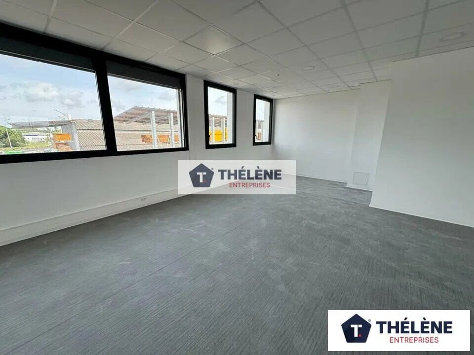 Retail in Lattes for lease Building Photo- Image 1 of 11