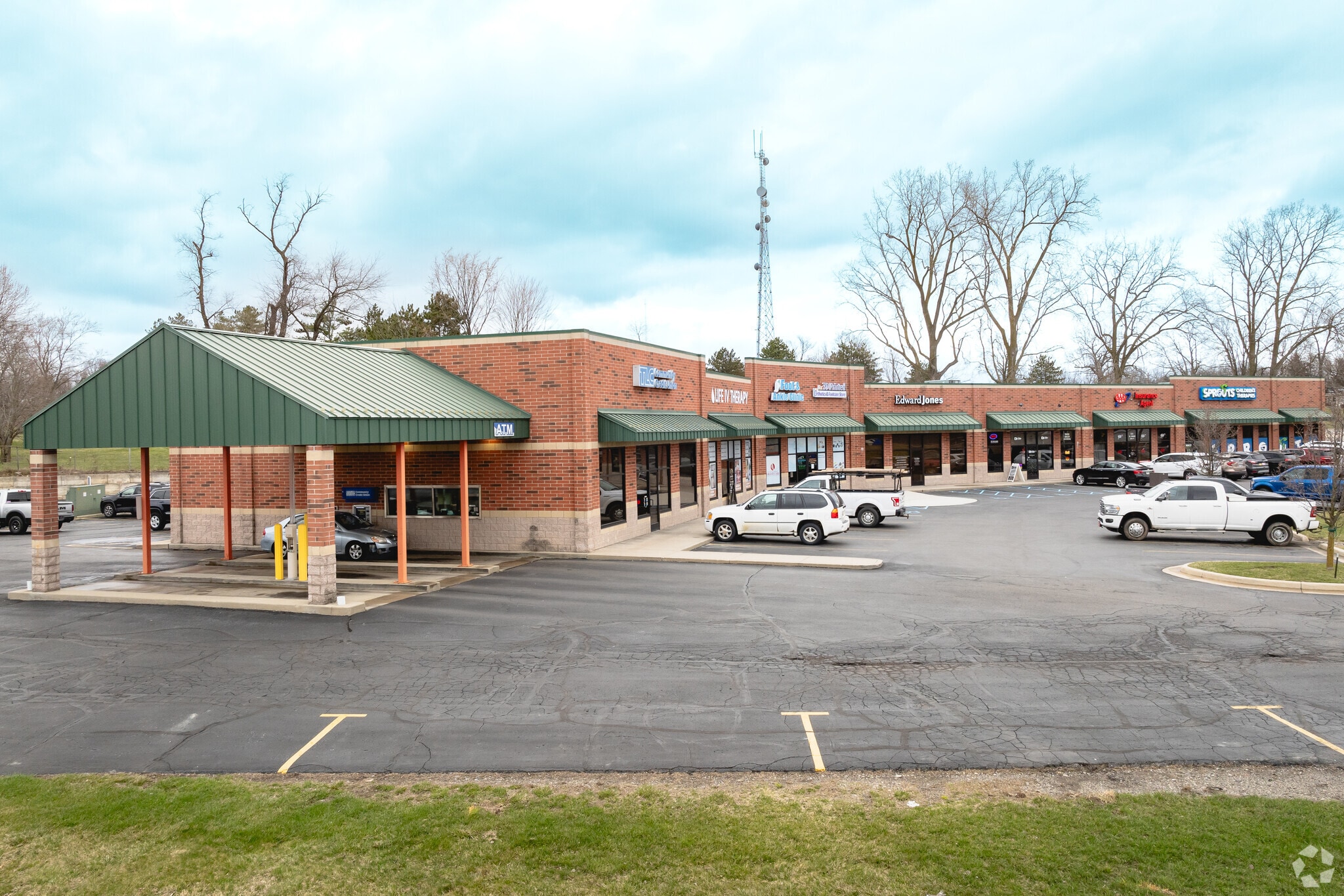 1325 N Main St, Adrian, MI for lease Primary Photo- Image 1 of 31