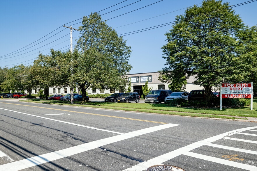 1371 Church St, Bohemia, NY for lease - Building Photo - Image 3 of 10