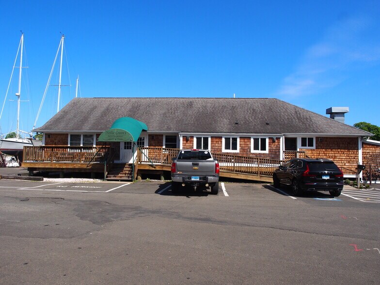 50 Maple St, Branford, CT 06405