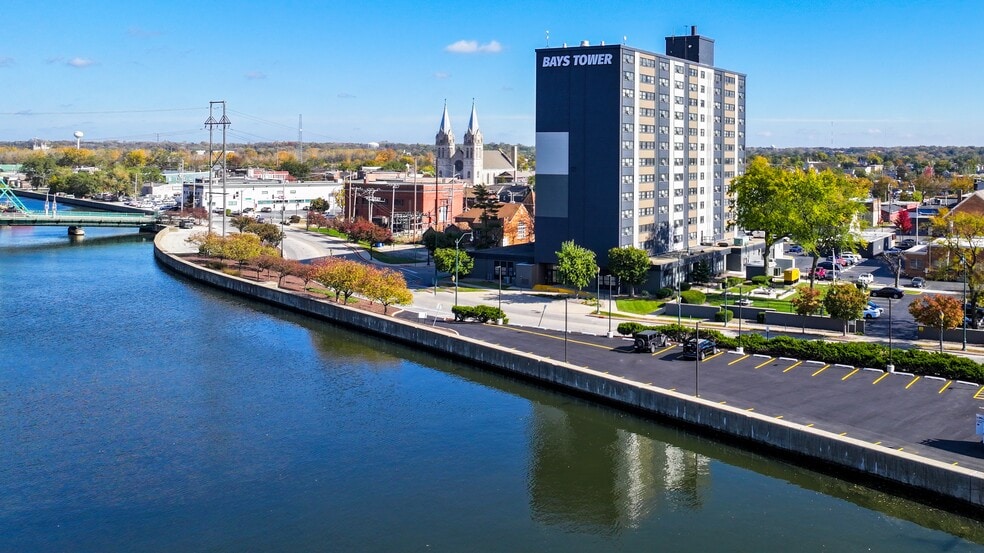 311 N Ottawa St, Joliet, IL for lease - Building Photo - Image 3 of 27