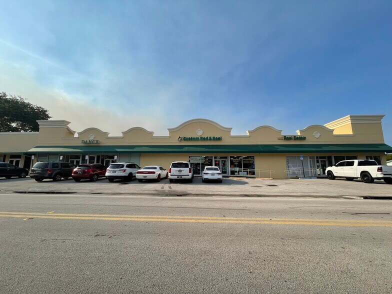 1817-1847 NE 25th St, Lighthouse Point, FL for lease - Building Photo - Image 1 of 4