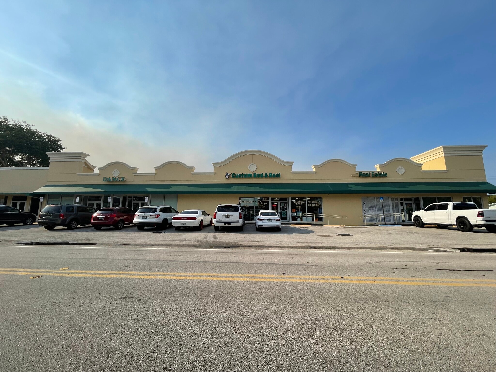 1817-1847 NE 25th St, Lighthouse Point, FL for lease Building Photo- Image 1 of 5