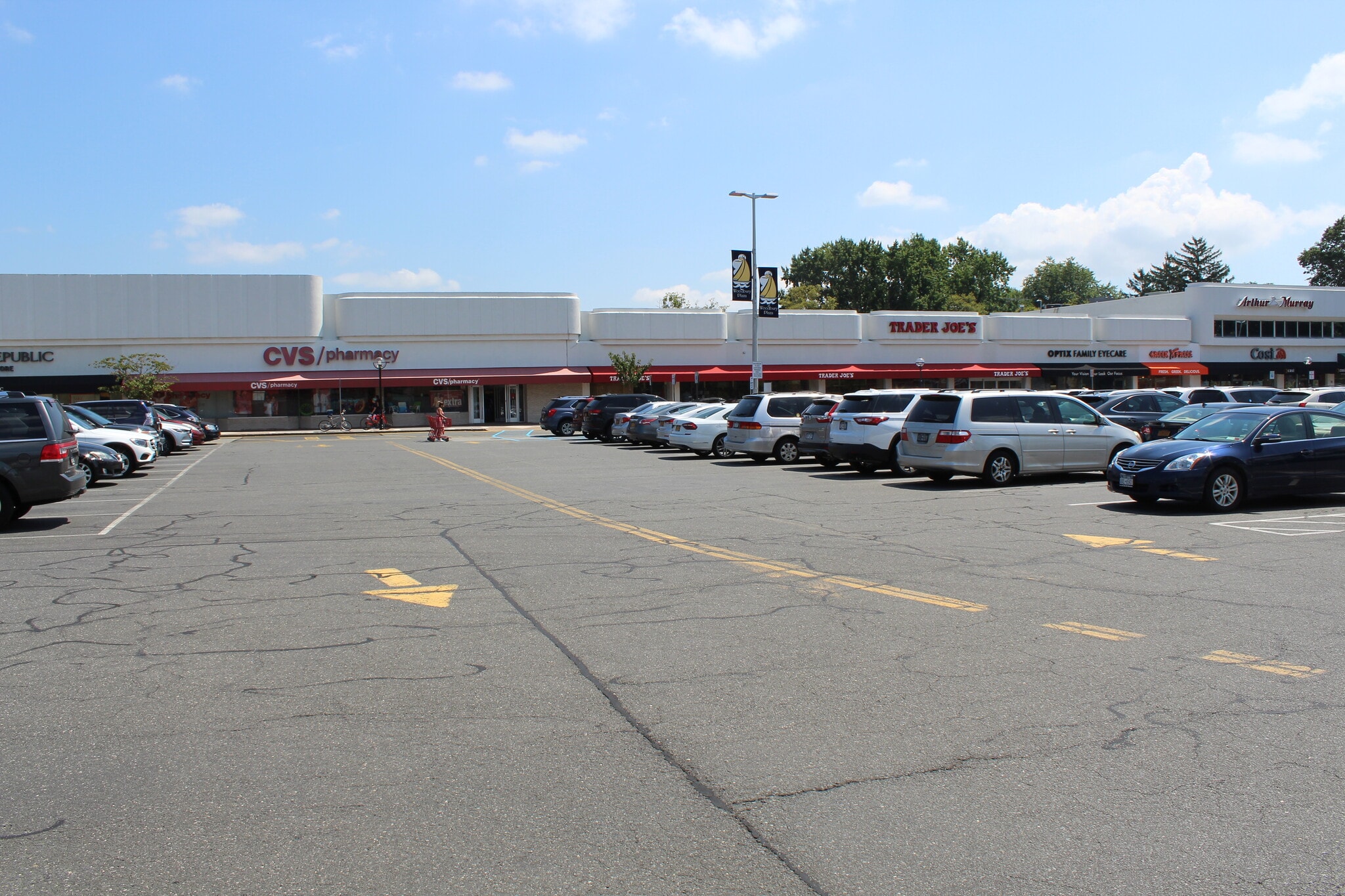 401419 S Oyster Bay Rd, Plainview, NY 11803 Woodbury Plaza