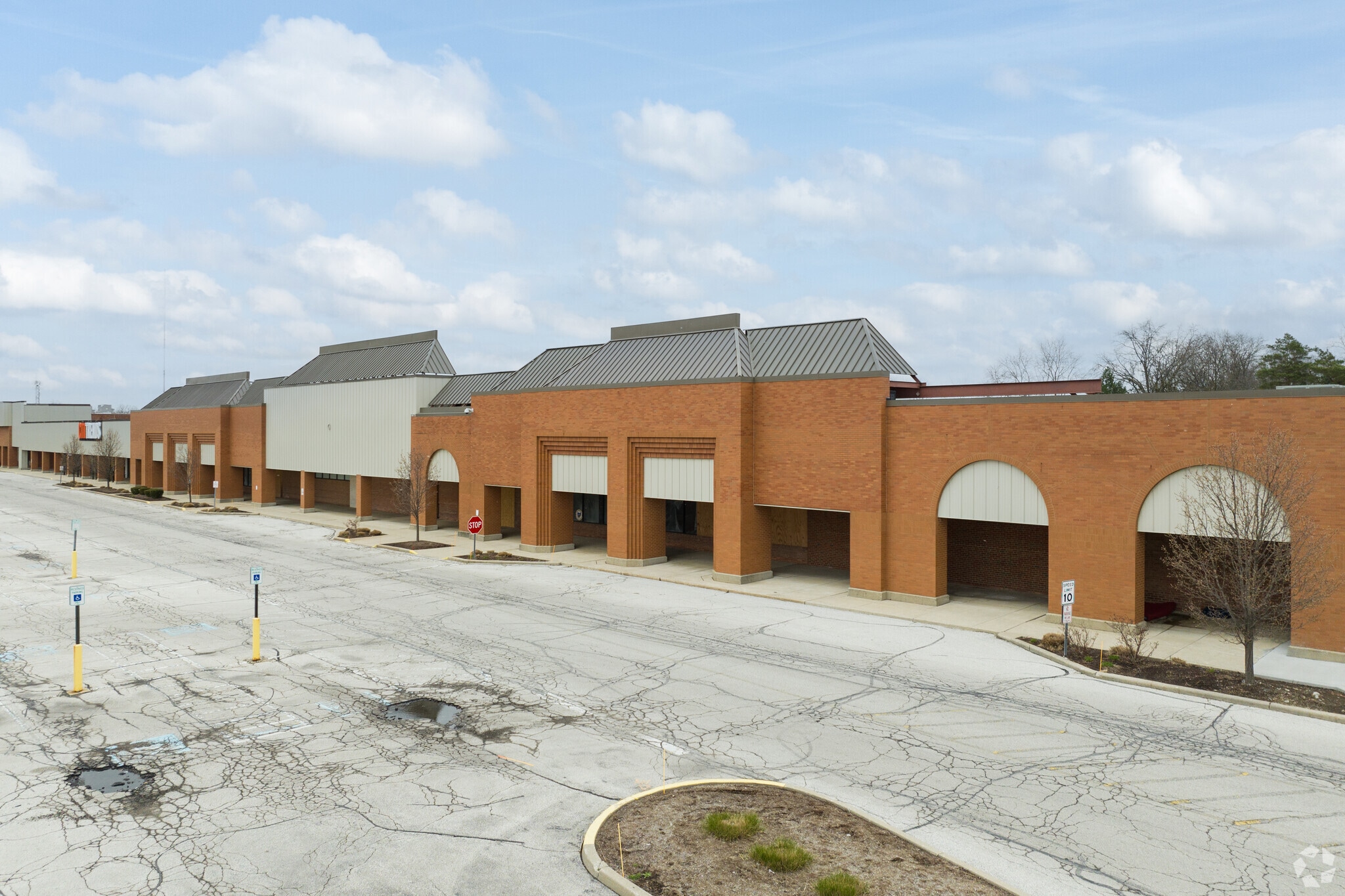 1339-1415 S Byrne Rd, Toledo, OH for lease Primary Photo- Image 1 of 7
