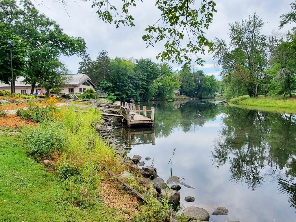 W2614 Fox Ln, Montello, WI 53949 J & J River's Bend Resort