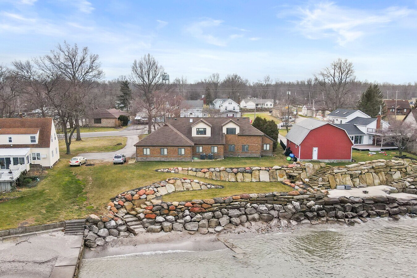 4259 Lake Rd, Lorain, OH 44054