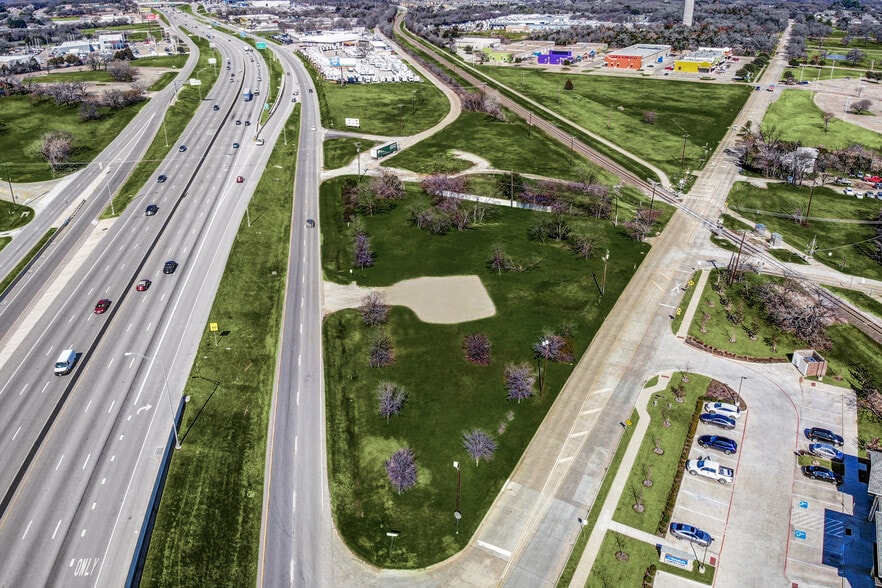 5855 N Stemmons Fwy, Corinth, TX for sale - Aerial - Image 2 of 6