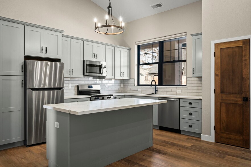 734 Tahoe St, Reno, NV for sale - Interior Photo - Image 1 of 45