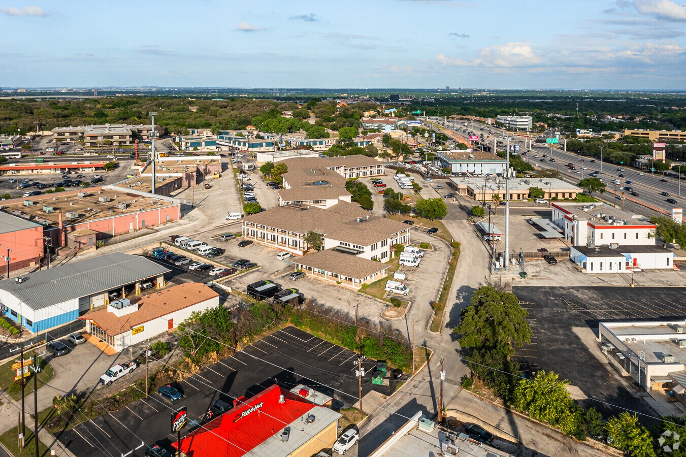 6323 Sovereign Dr, San Antonio, TX 78229