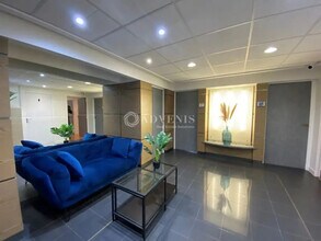 Office in Paris for lease Building Photo- Image 2 of 7