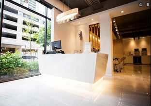 33 W Huron St, Chicago, IL for lease Building Photo- Image 1 of 7