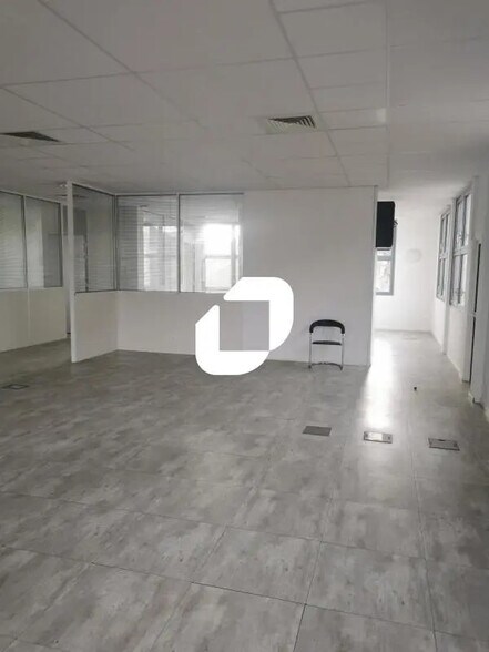 Office in Joinville-le-Pont for lease - Interior Photo - Image 1 of 12