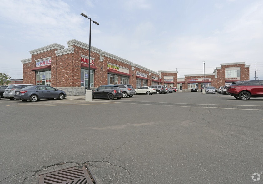 955-965 Bovaird Dr W, Brampton, ON for sale - Primary Photo - Image 1 of 8