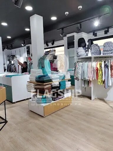 Retail in Colombes for lease - Building Photo - Image 2 of 6