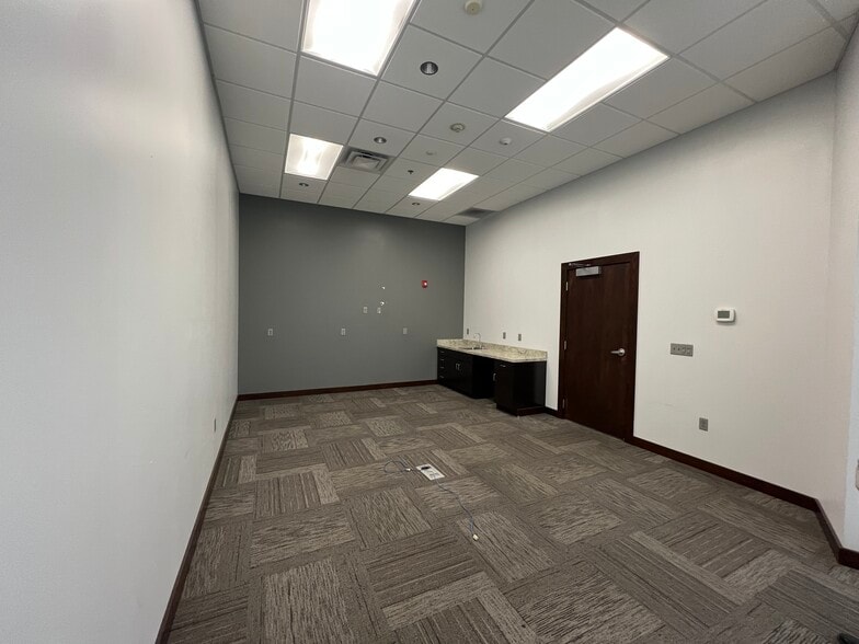 2980 E Coliseum Blvd, Fort Wayne, IN for lease - Interior Photo - Image 3 of 12