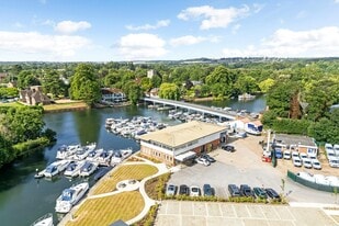 D B Marine - Warehouse