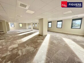 560 Avenue Du Club Hippique, Aix-en-Provence for lease Building Photo- Image 1 of 4