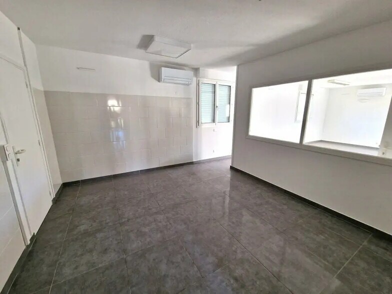 Retail in Le Cannet for sale - Building Photo - Image 3 of 12