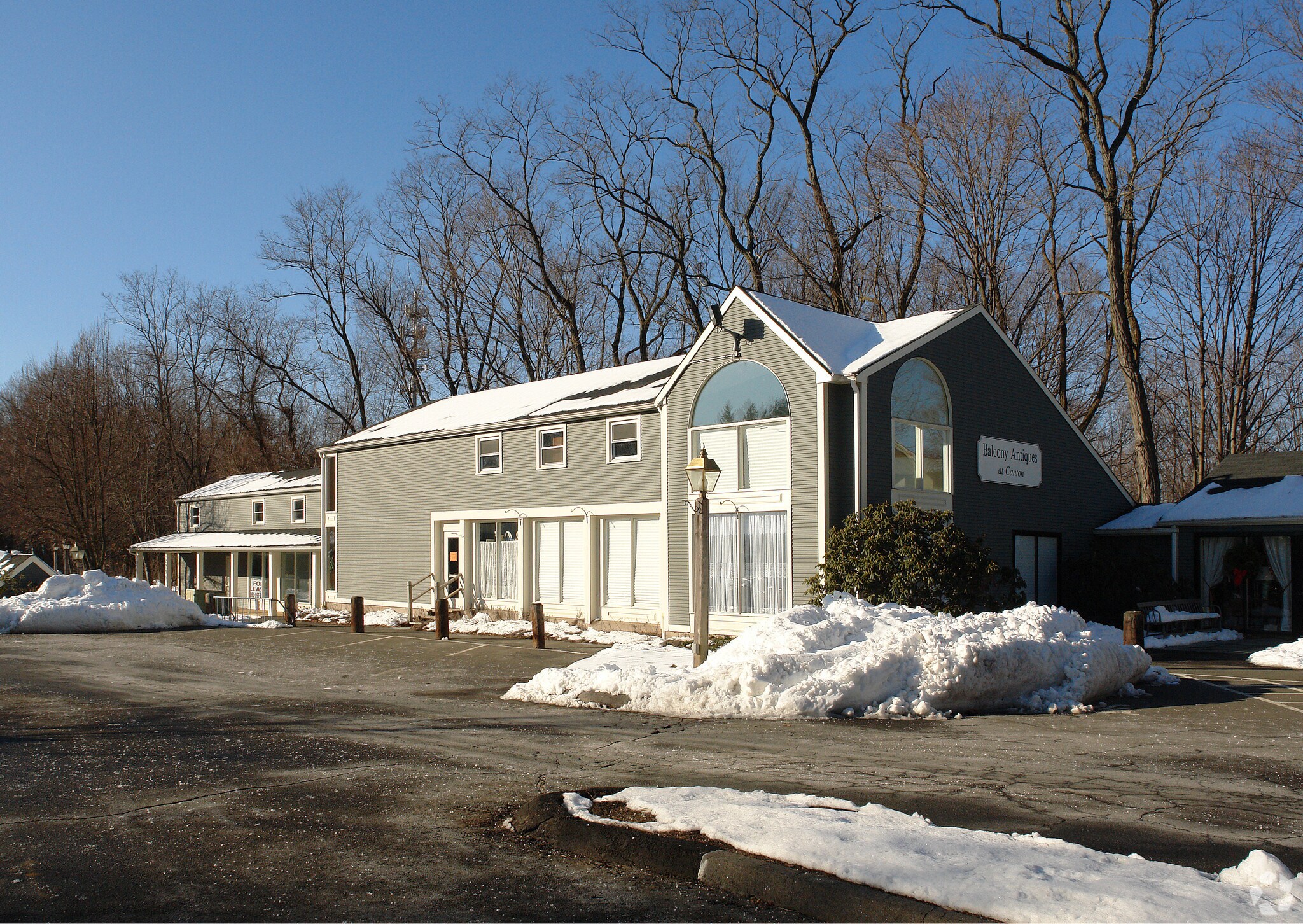 166 Albany Tpke, Canton, CT 06019 Canton Green