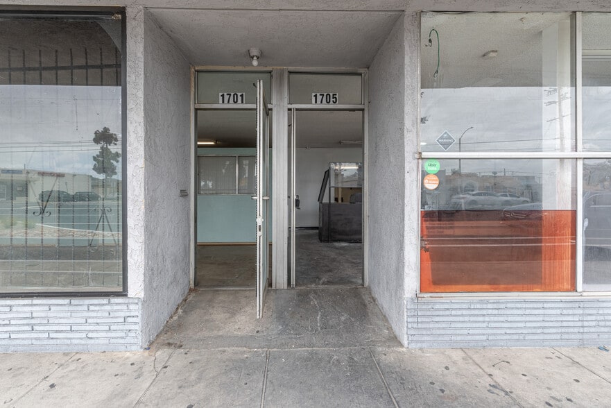 1701-1709 E Artesia Blvd, Long Beach, CA for lease - Building Photo - Image 3 of 9