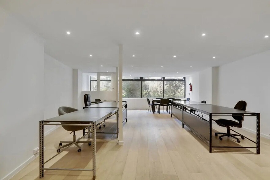 354 Rue Lecourbe, Paris for sale - Building Photo - Image 3 of 9