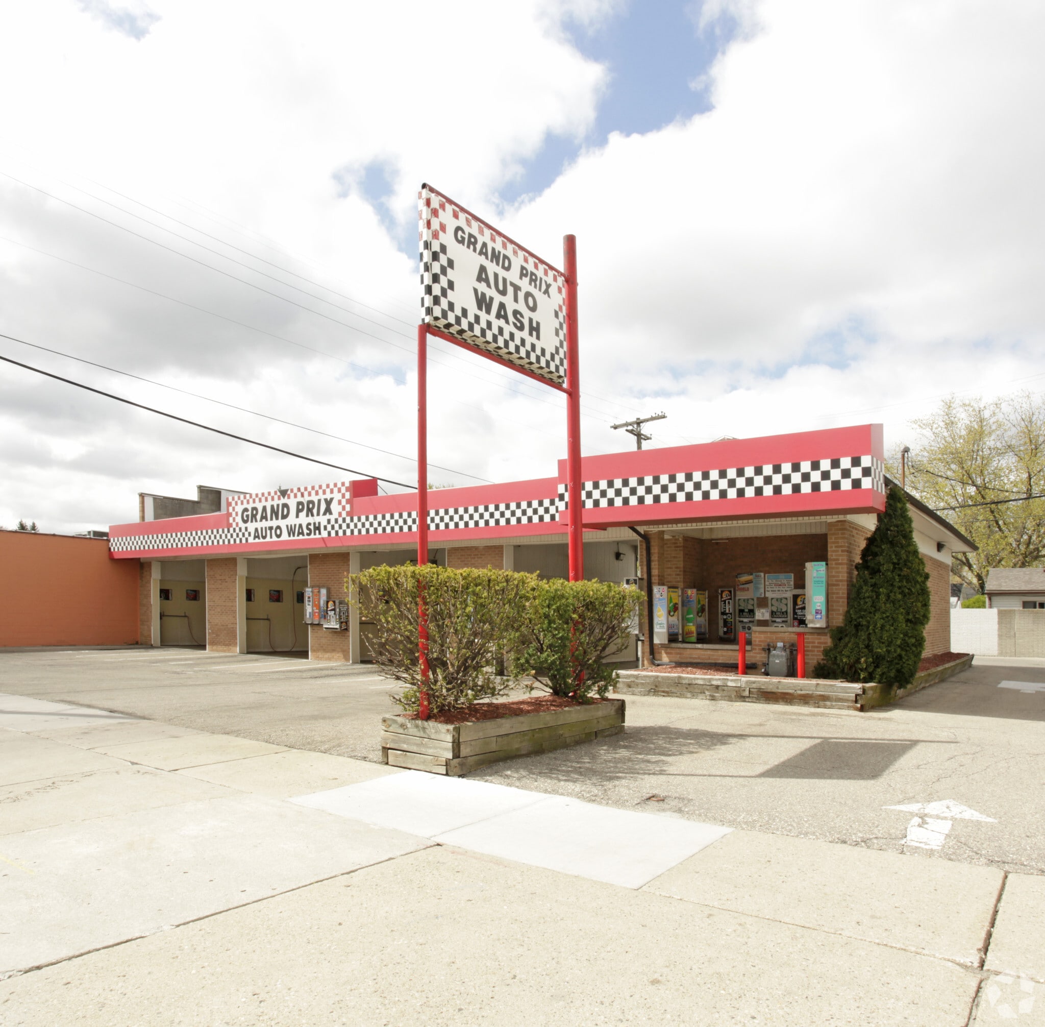 314 S Main St, Clawson, MI for sale Primary Photo- Image 1 of 1