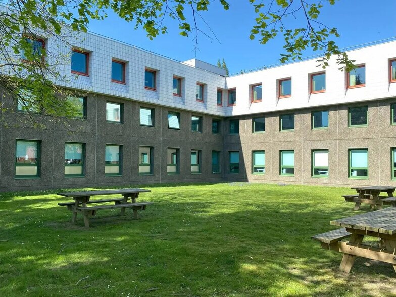 Office in Rennes for lease - Building Photo - Image 2 of 8