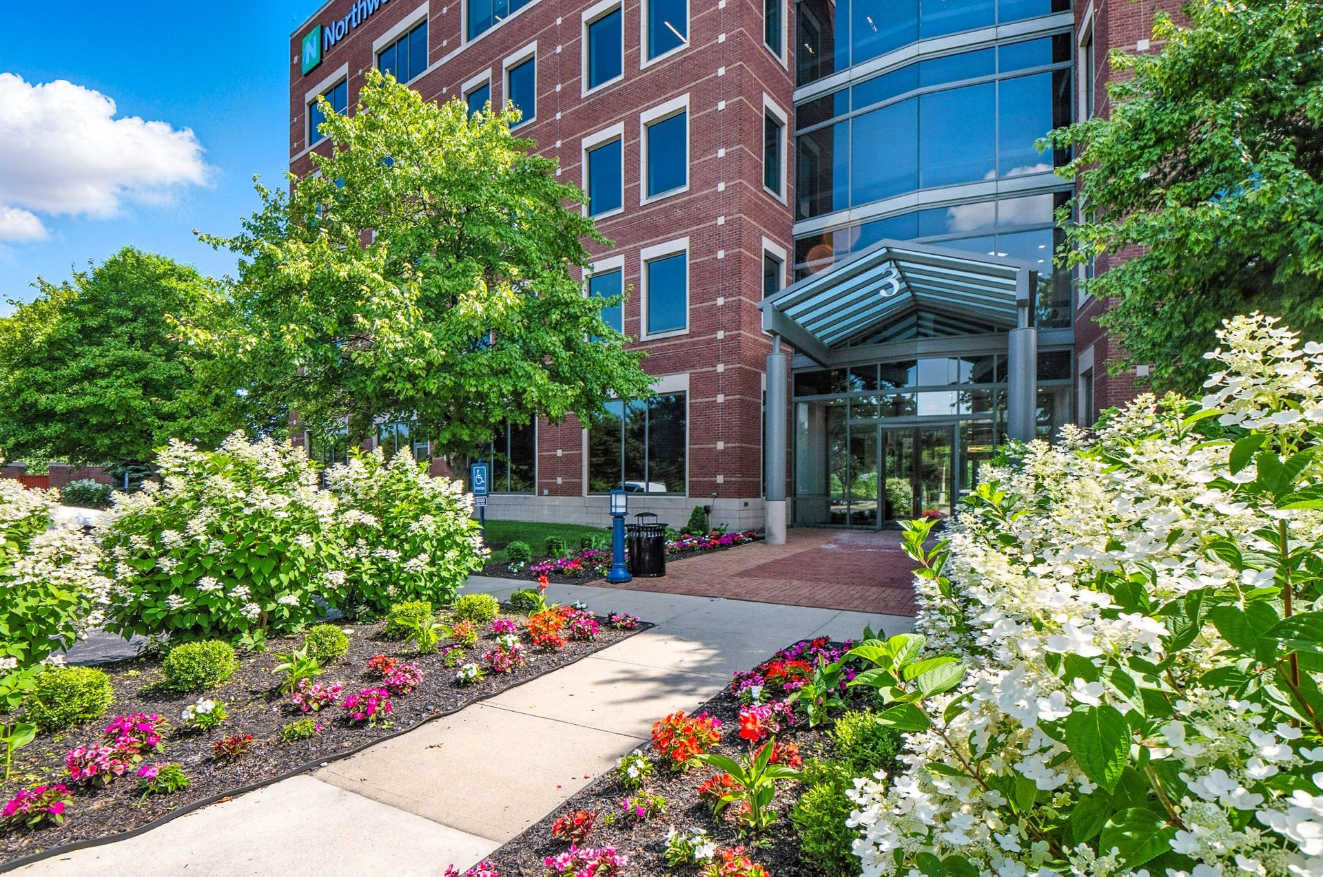 3 Easton Oval, Columbus, OH for lease Building Photo- Image 1 of 20