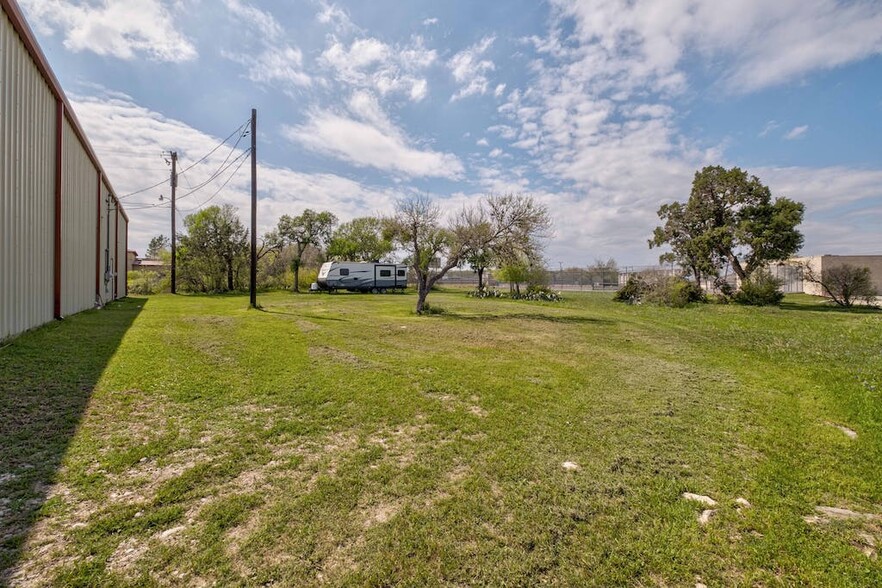 2520 Hunter Rd, San Marcos, TX for sale - Building Photo - Image 2 of 19