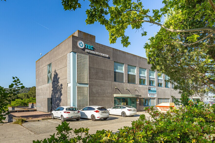 Flex in Cerdanyola del Vallès, Barcelona for sale - Primary Photo - Image 1 of 5