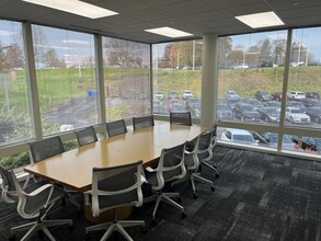 175 Capital Blvd, Rocky Hill, CT for lease Interior Photo- Image 1 of 15