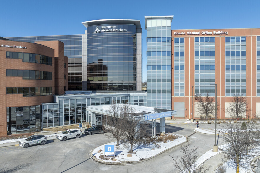 800 Biesterfield Rd, Elk Grove Village, IL for lease - Primary Photo - Image 1 of 16