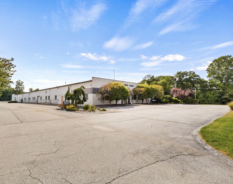 1432 Gar Hwy, Swansea, MA for sale - Building Photo - Image 1 of 34