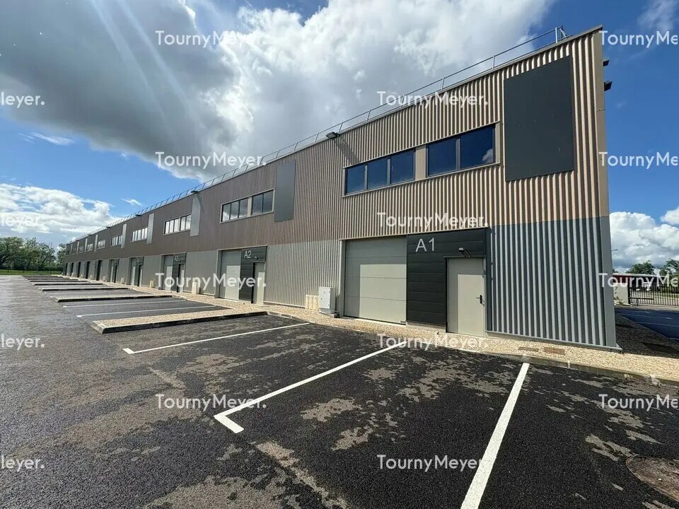 Flex in Montauban for lease Building Photo- Image 1 of 8