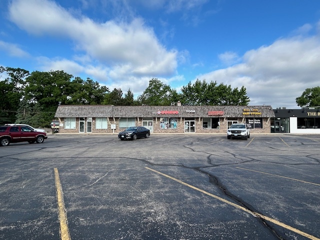 332-350 S Main St, Bartlett, IL for lease - Building Photo - Image 1 of 3