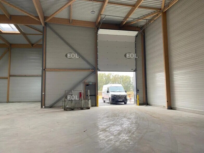 Flex in Courtry for lease - Interior Photo - Image 3 of 4