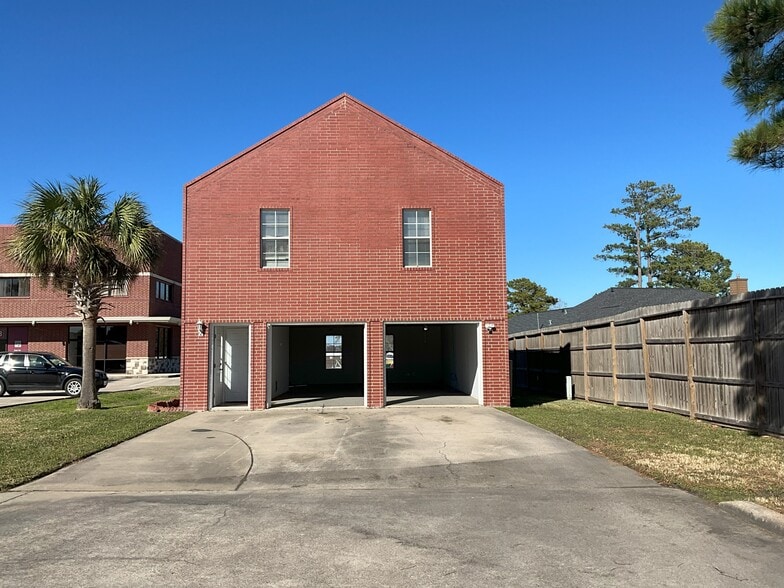 90 Beach Walk Blvd, Conroe, TX for sale - Building Photo - Image 1 of 1