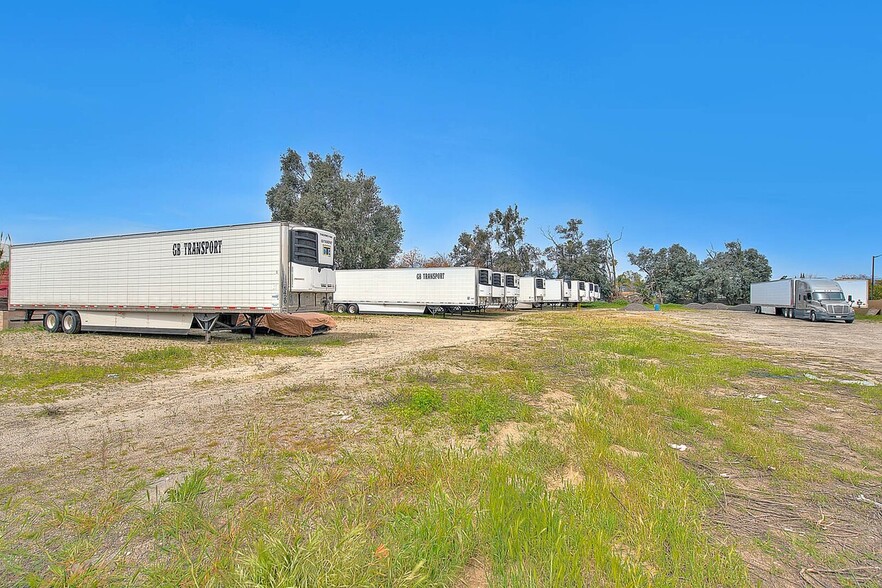 15954/15954 Valley Blvd, Fontana, CA for sale - Building Photo - Image 3 of 4