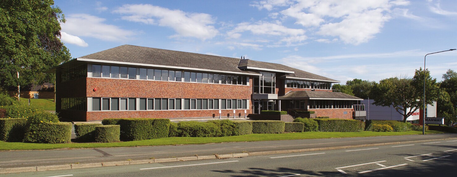 2 Wilmslow Rd, Wilmslow for lease Primary Photo- Image 1 of 6
