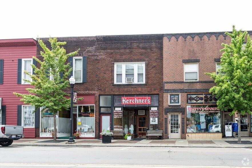 226 E Main St, Louisville, OH 44641