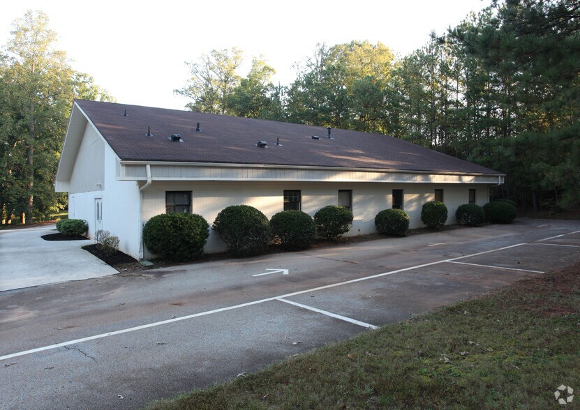 3290 Tobie Grant Ln, Scottdale, GA 30079