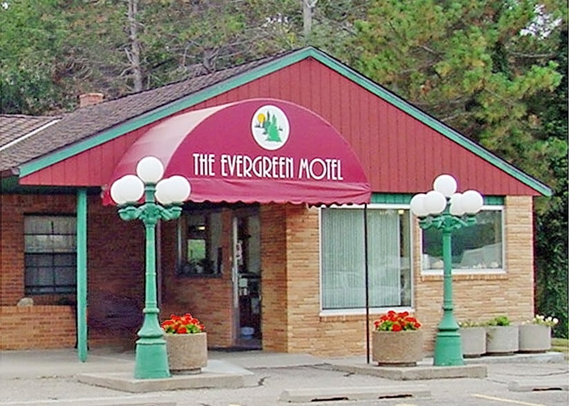 20001 W US Highway 54, Pratt, KS for sale - Primary Photo - Image 1 of 1