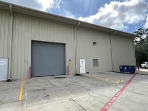 1209-1215 N FM 3083 Rd E, Conroe, TX for lease Building Photo- Image 2 of 12