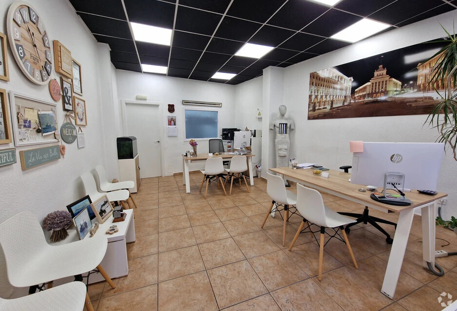 Retail in Colmenar Viejo, MAD for lease Interior Photo- Image 1 of 4