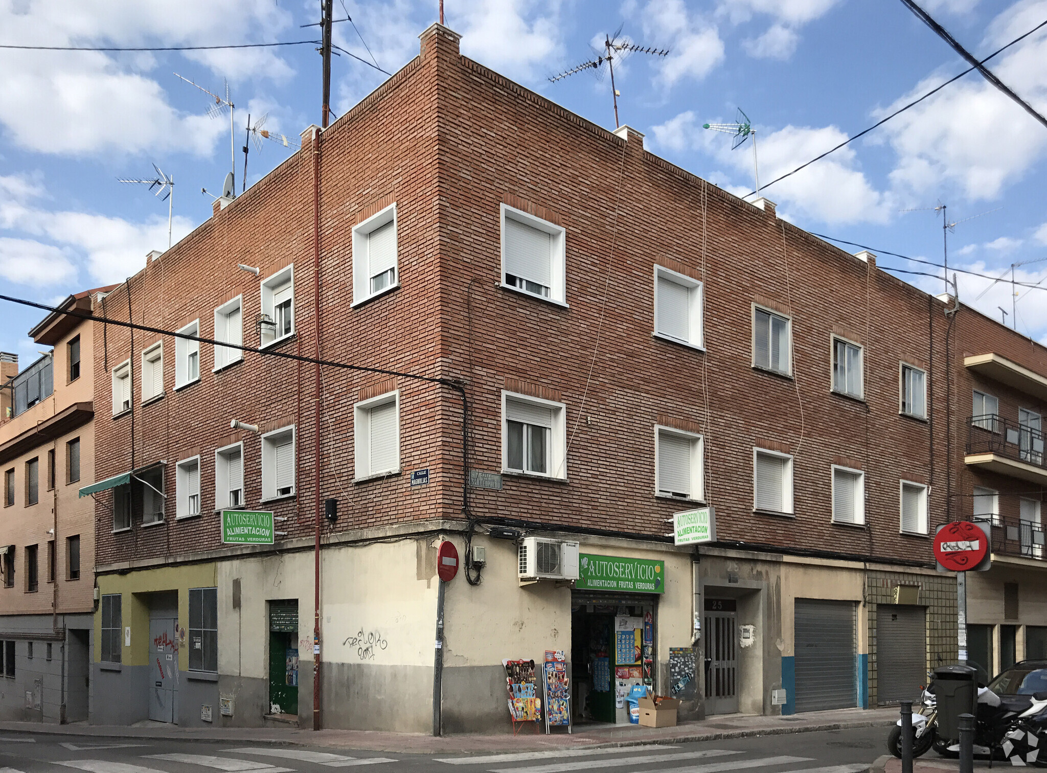 Calle San Leopoldo, 25, Madrid, Madrid for sale Primary Photo- Image 1 of 2