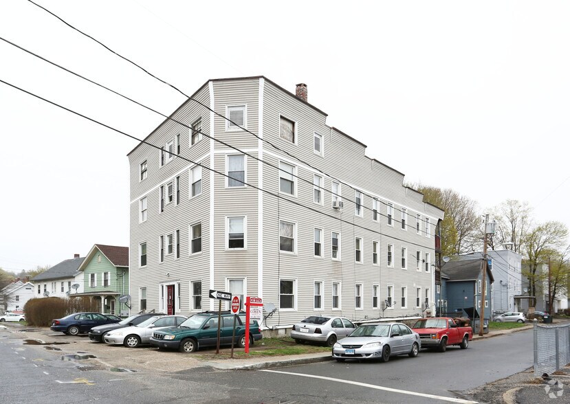 68 Elm St, Winsted, CT for sale - Primary Photo - Image 1 of 1